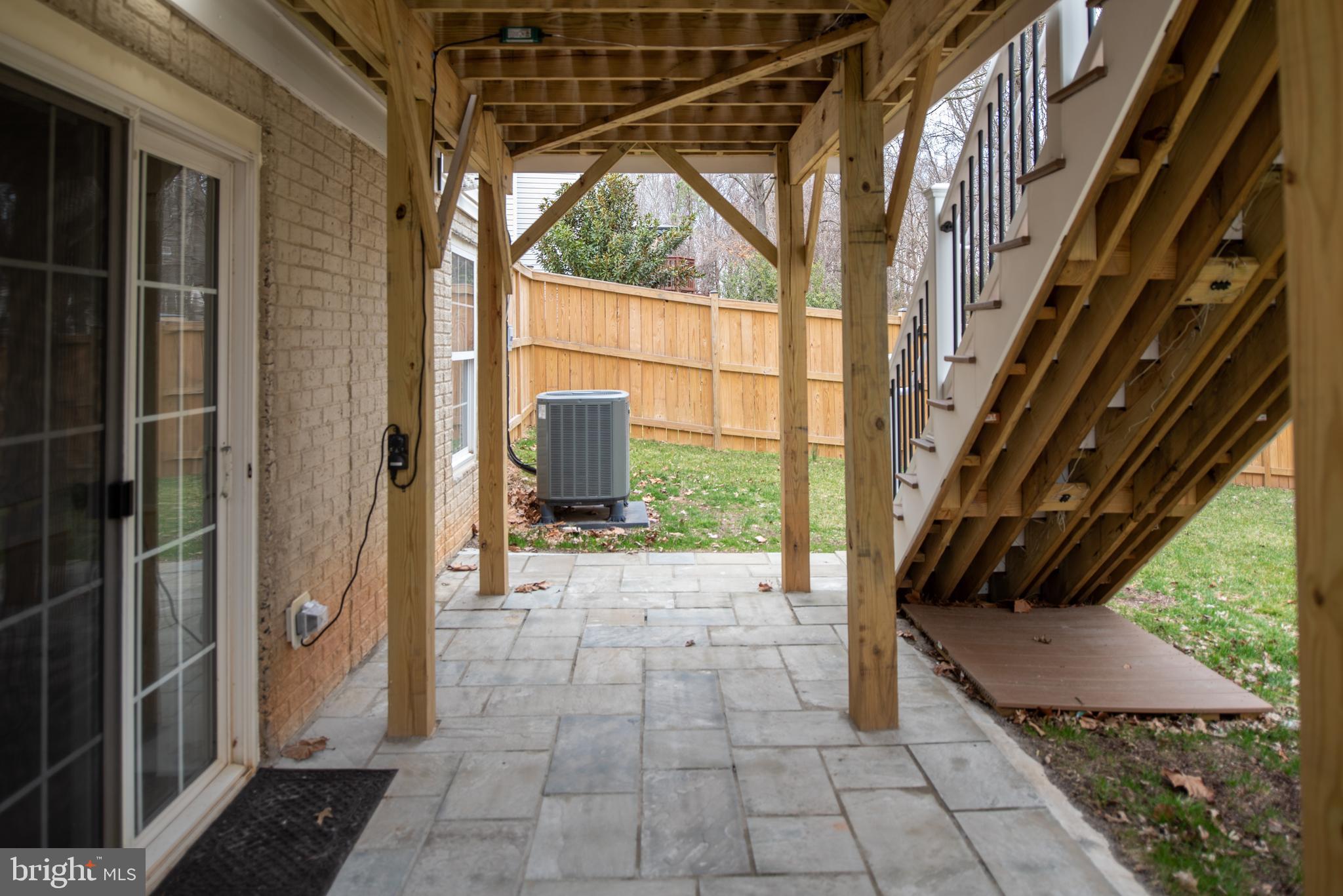 9129 Mineola Ct