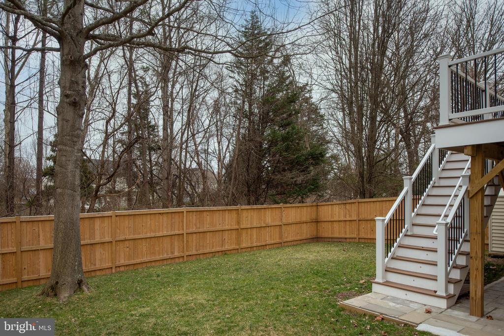 9129 Mineola Ct