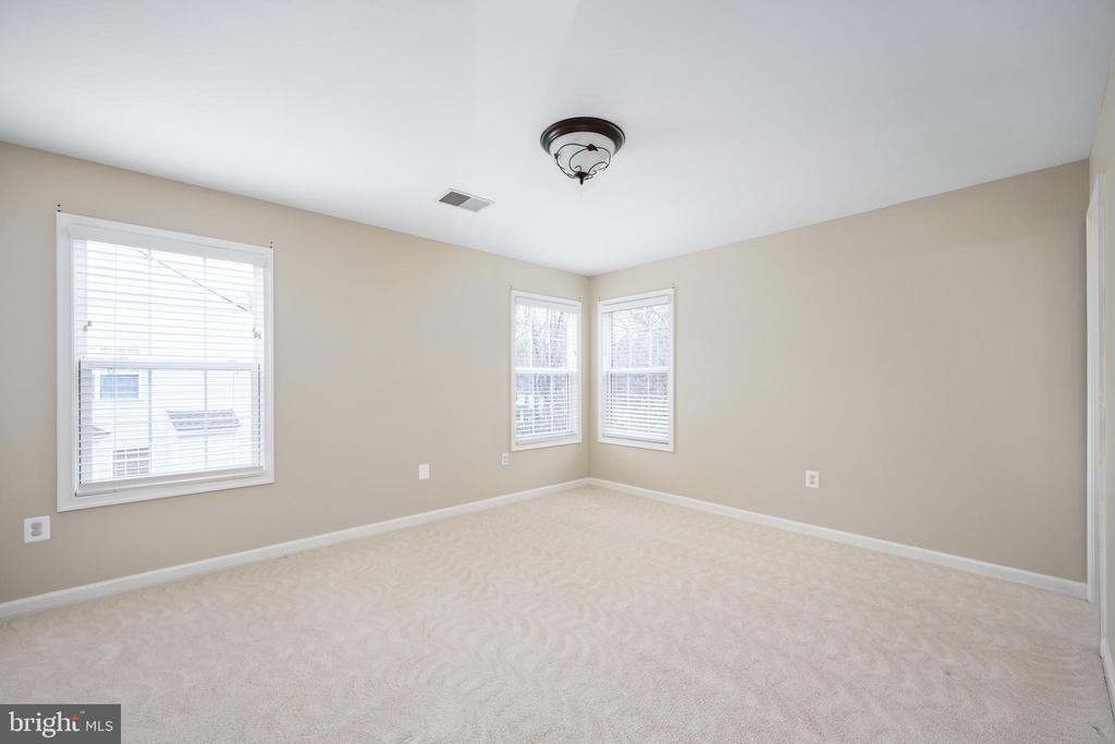 9129 Mineola Ct