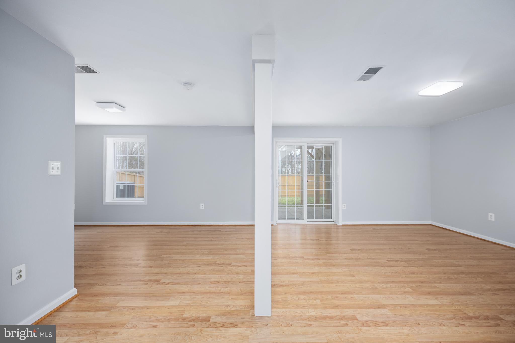 9129 Mineola Ct