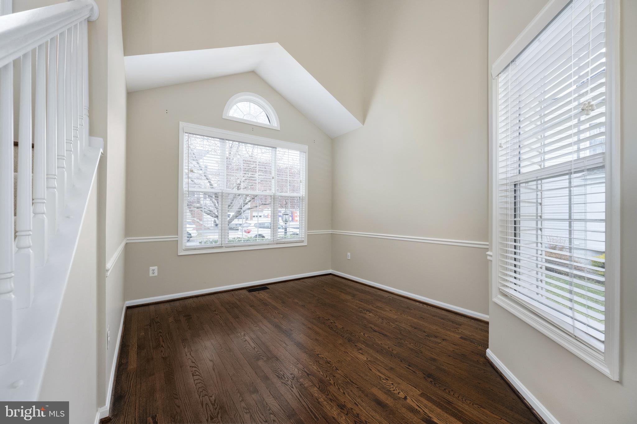 9129 Mineola Ct