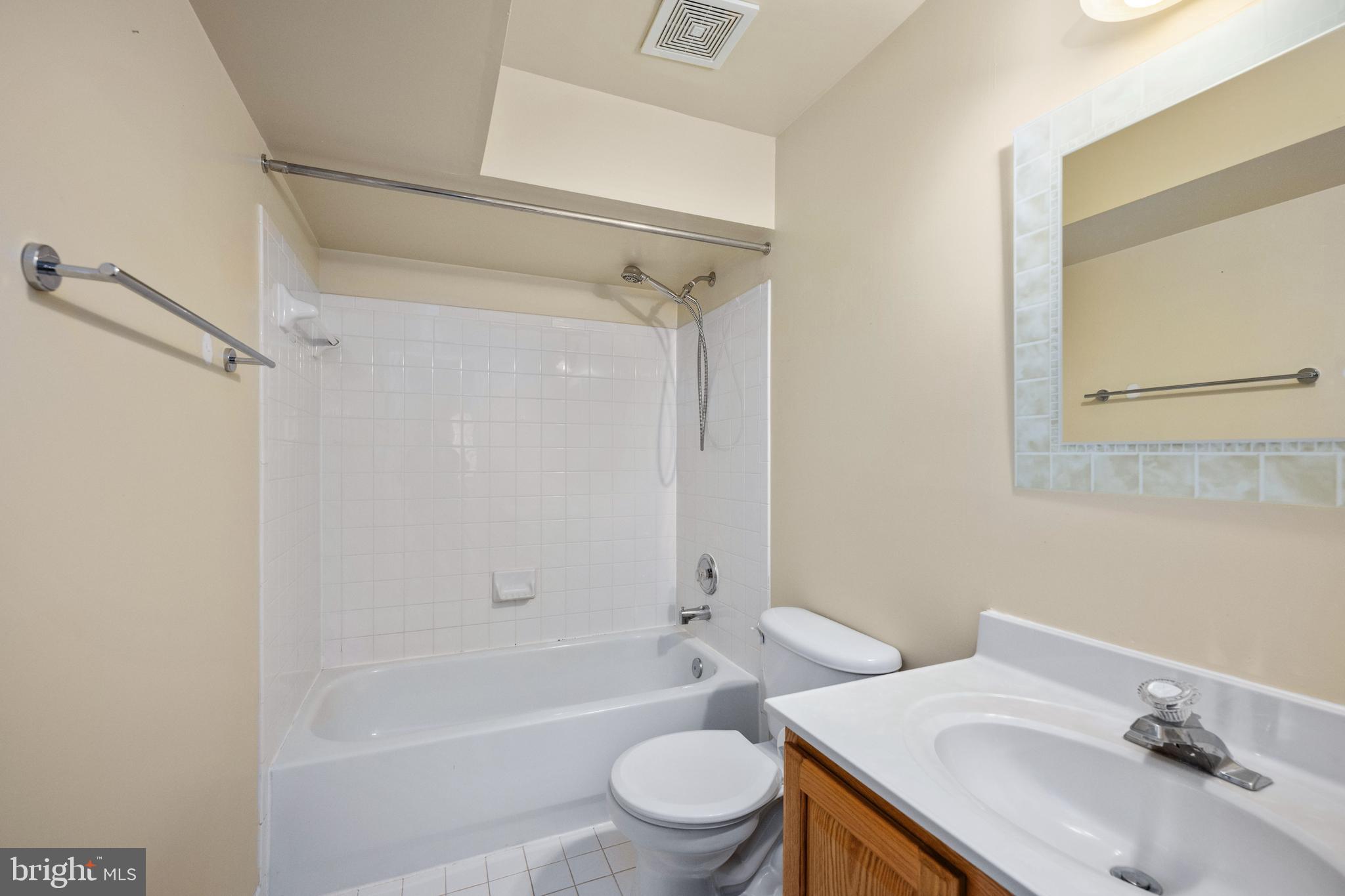9129 Mineola Ct
