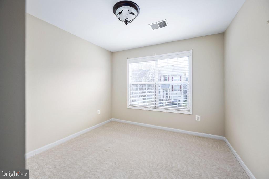 9129 Mineola Ct