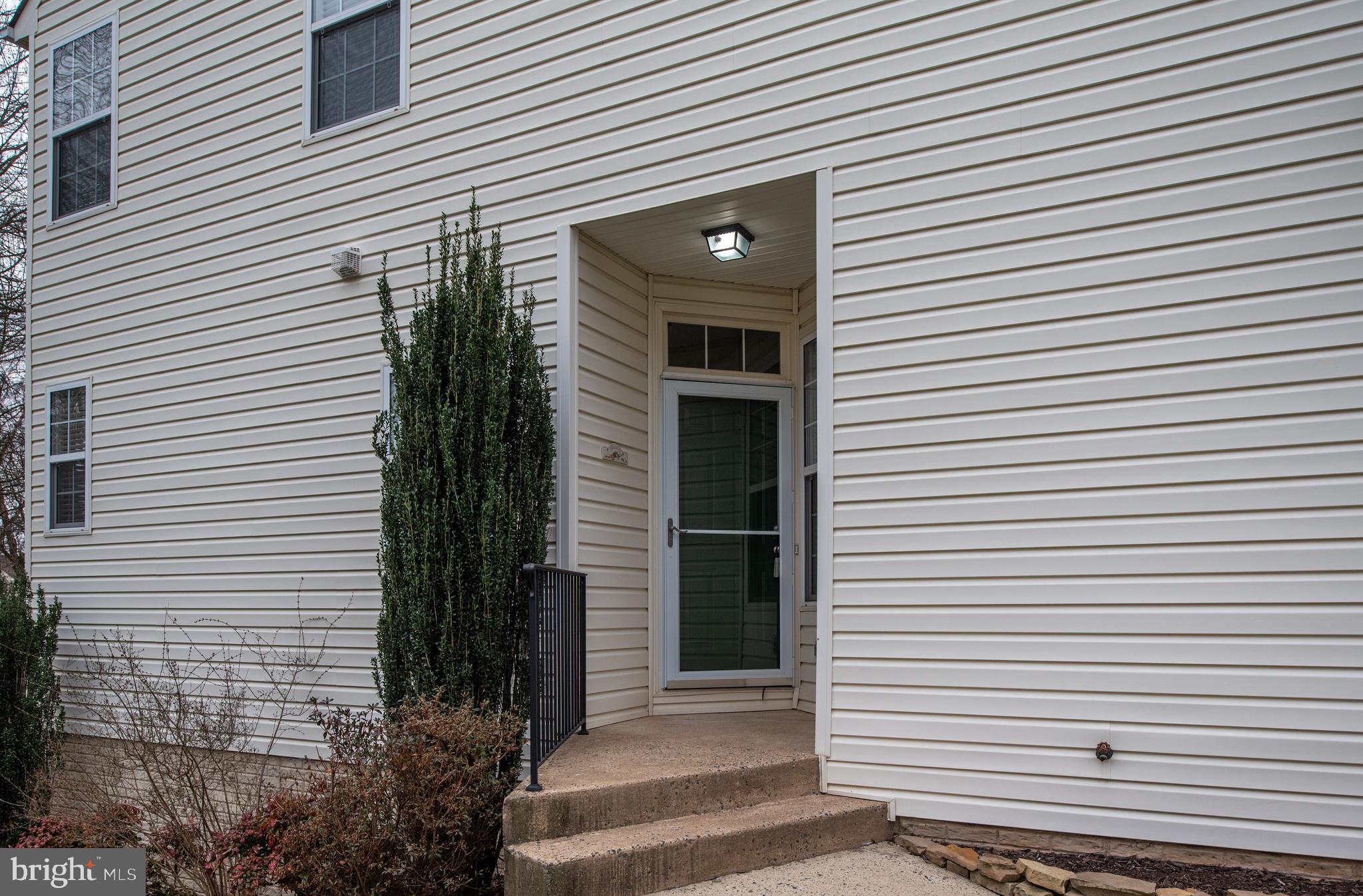 9129 Mineola Ct