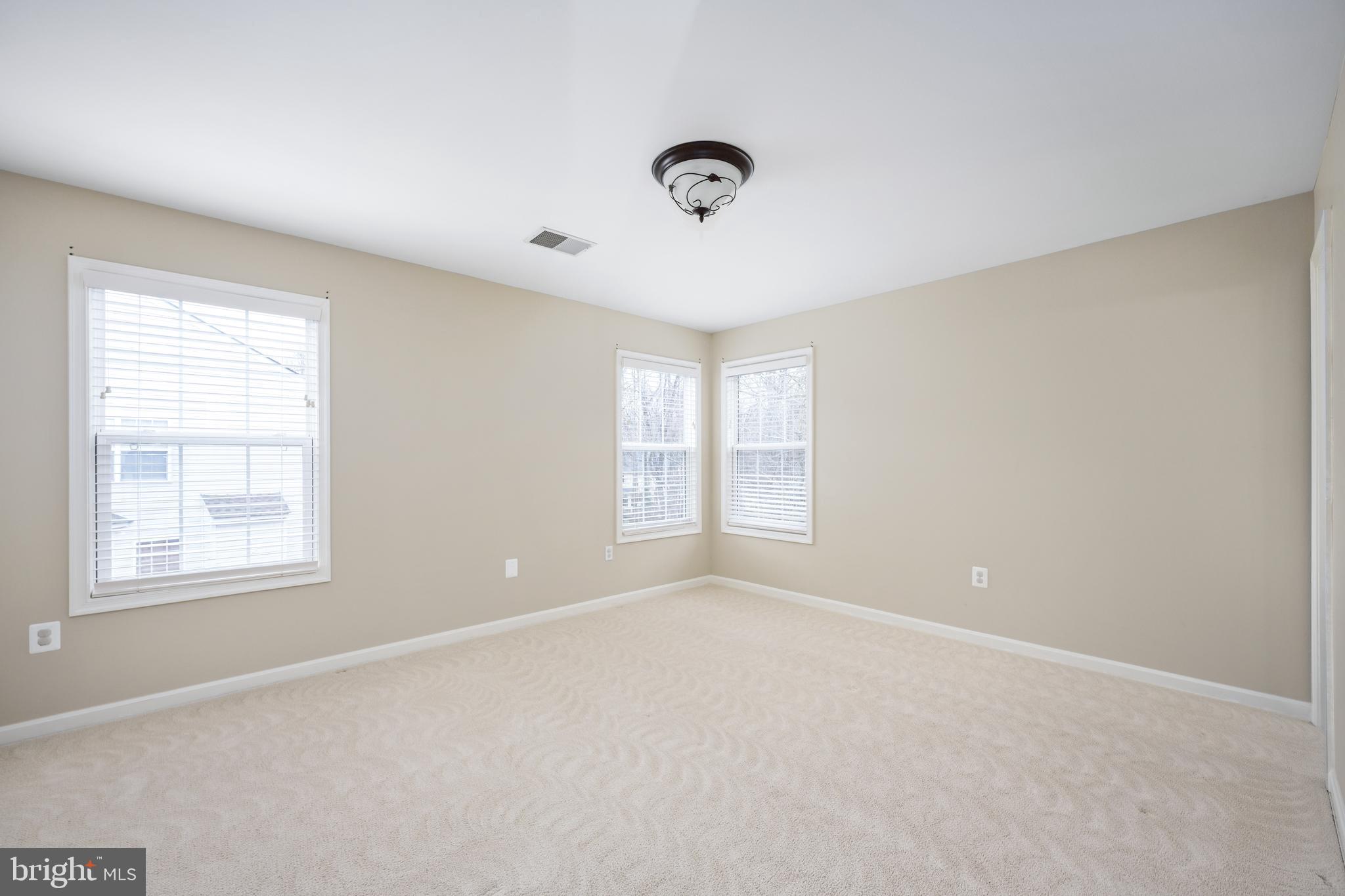 9129 Mineola Ct