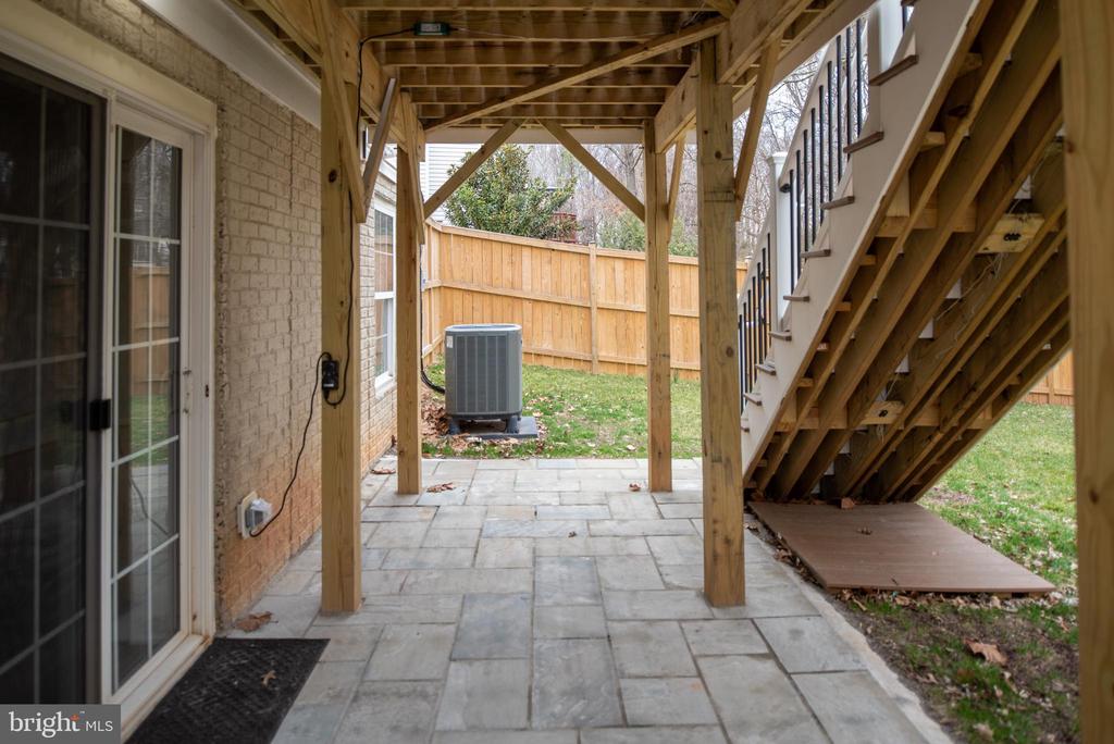 9129 Mineola Ct