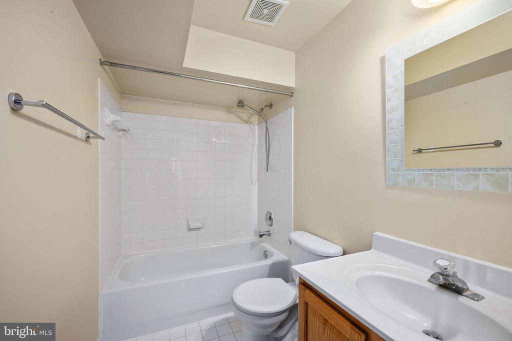 9129 Mineola Ct