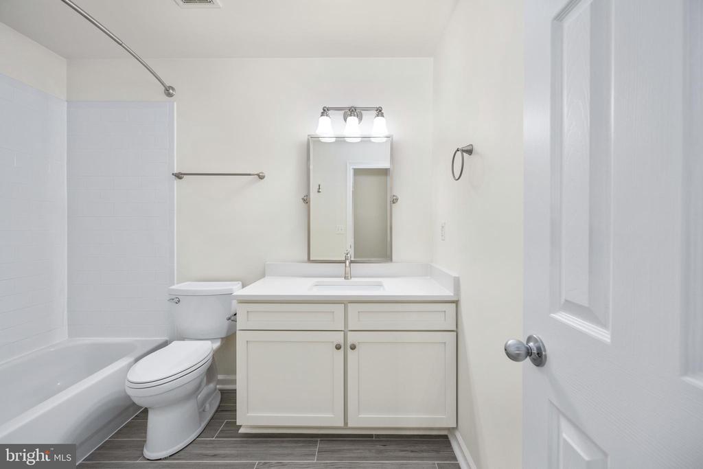9129 Mineola Ct