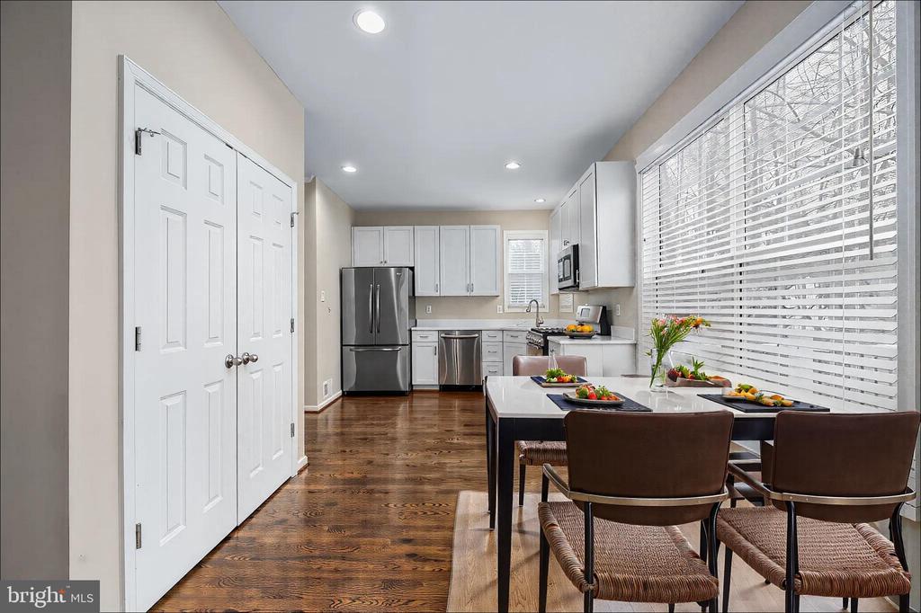 9129 Mineola Ct
