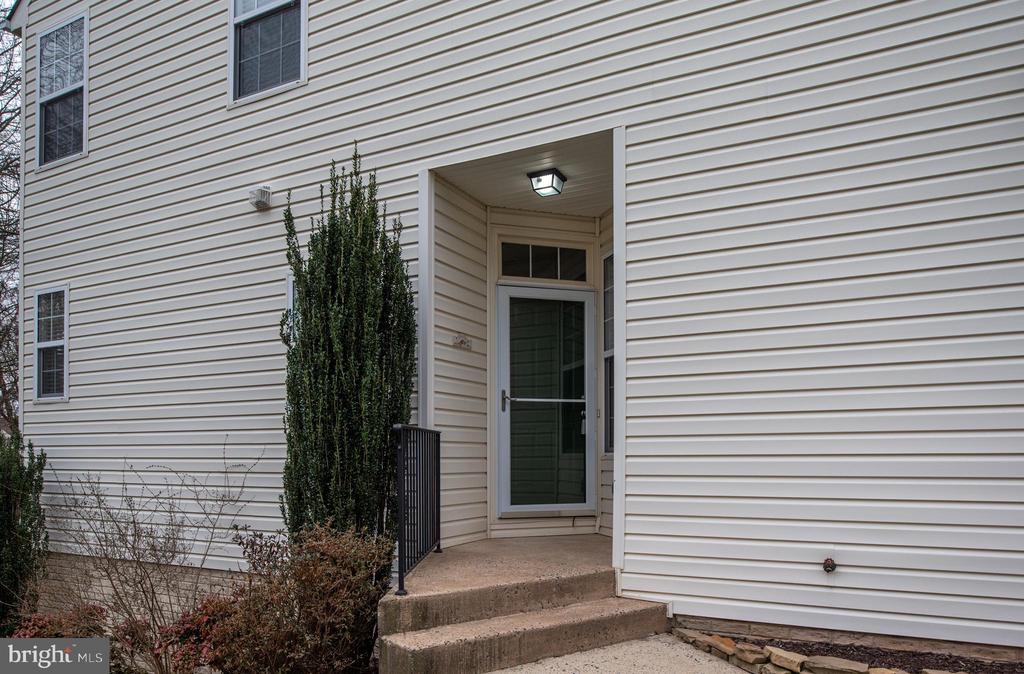 9129 Mineola Ct