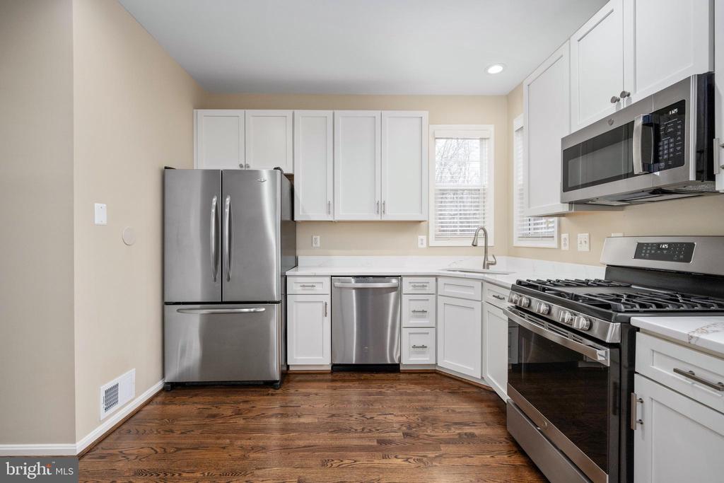 9129 Mineola Ct