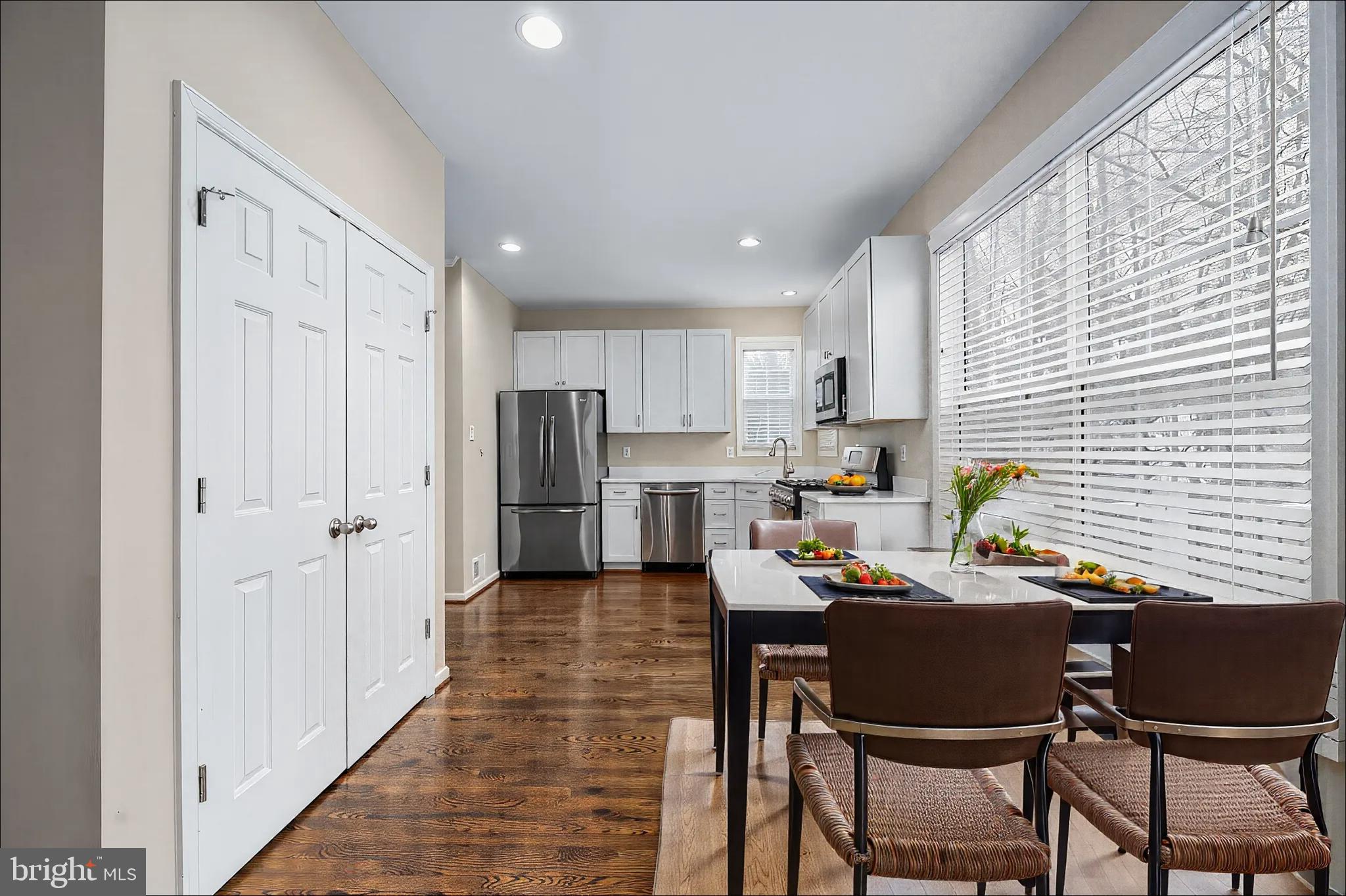 9129 Mineola Ct