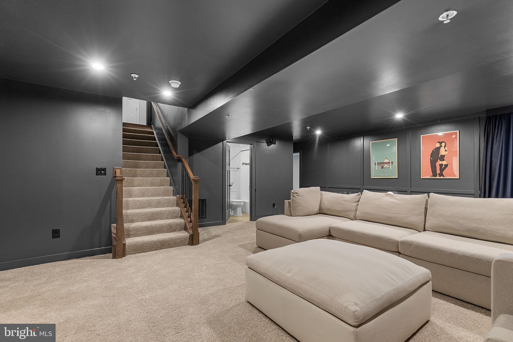 2048 Scarlet Pine Rd