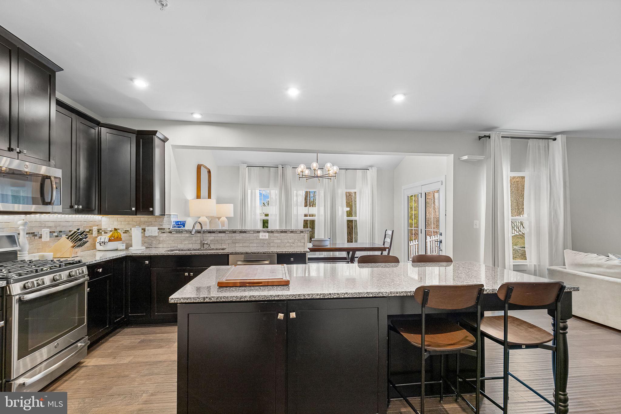 2048 Scarlet Pine Rd
