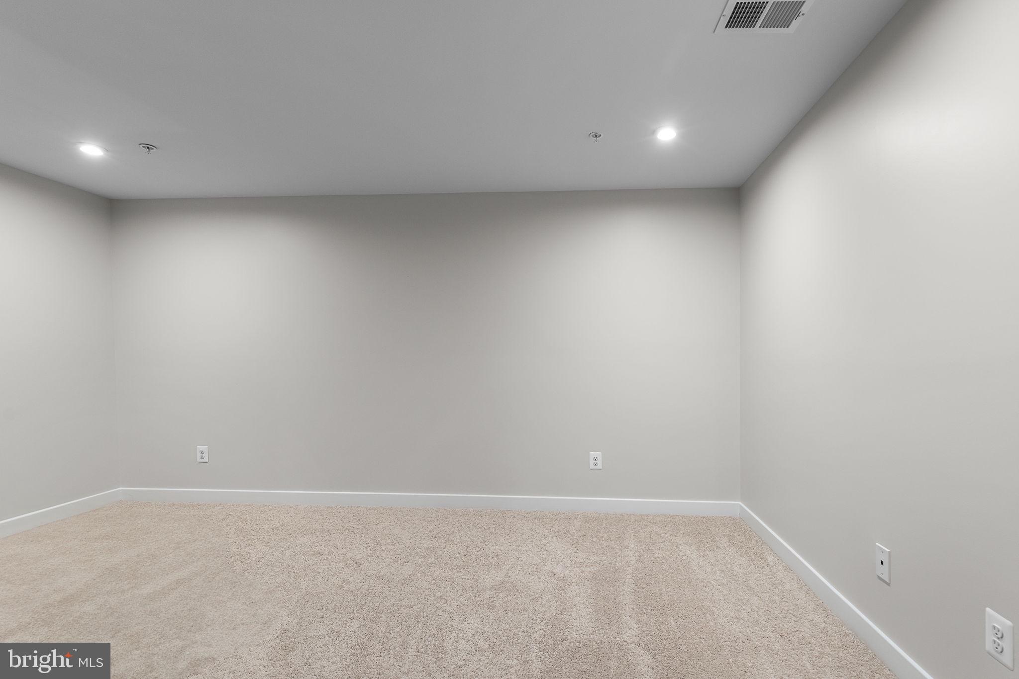 2048 Scarlet Pine Rd