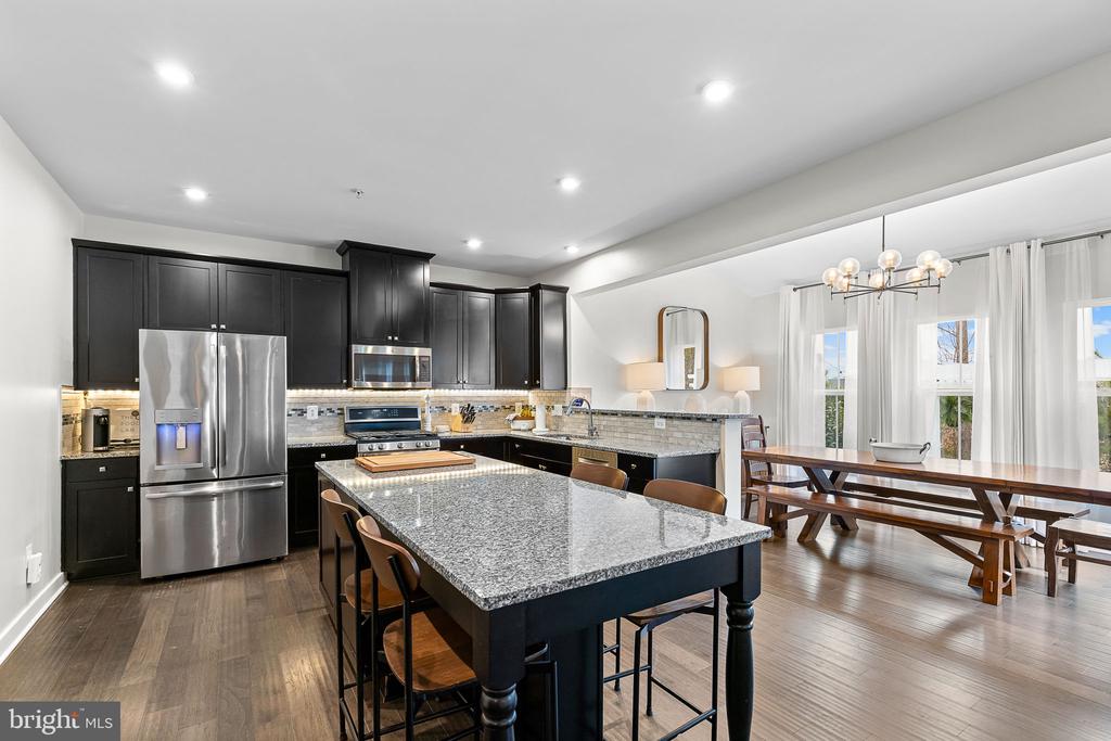 2048 Scarlet Pine Rd
