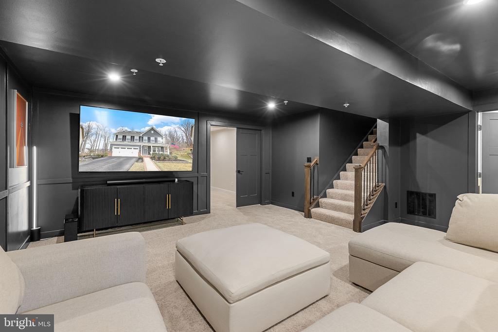 2048 Scarlet Pine Rd