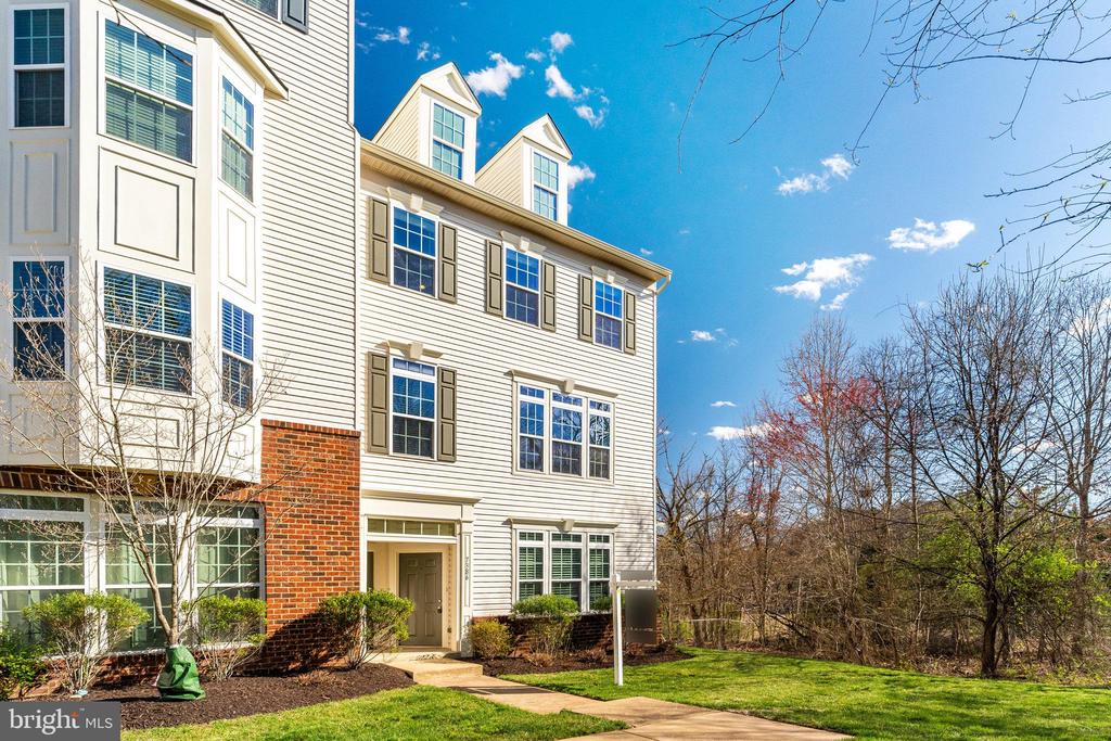 7388 Brunson Cir #5b
