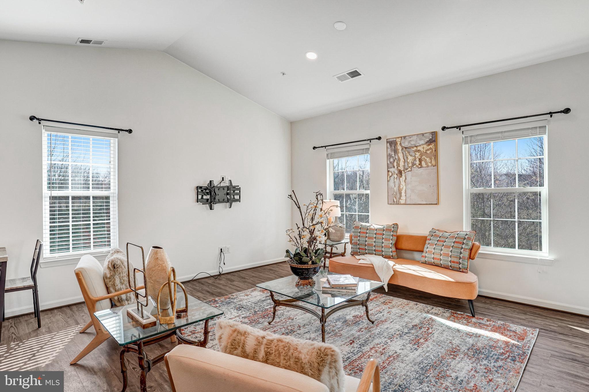 7388 Brunson Cir #5b