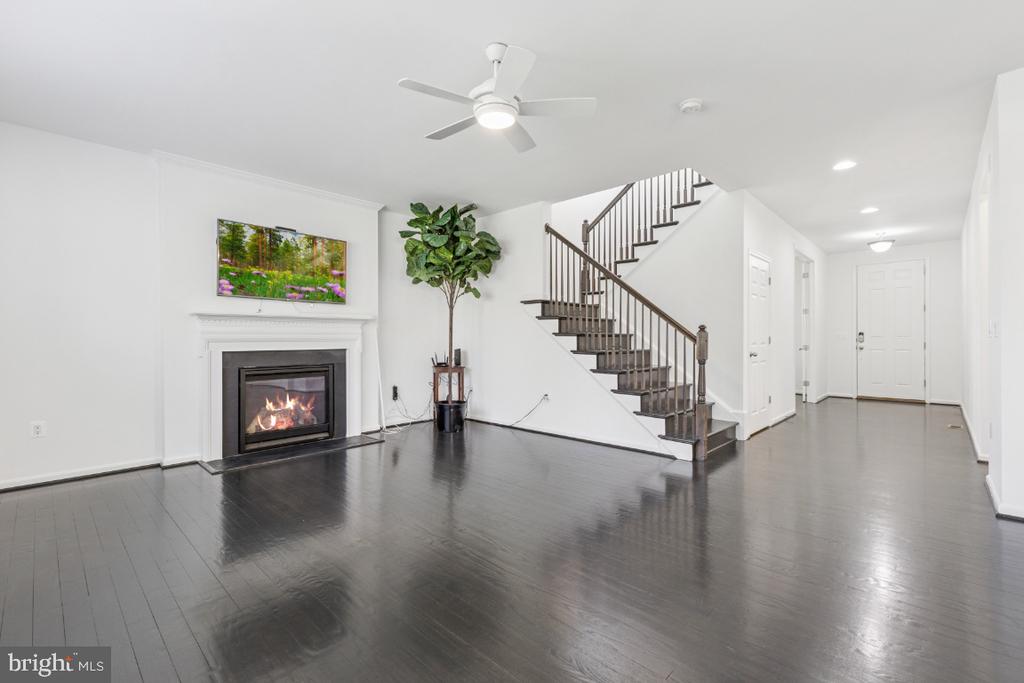 3809 Grafton Ct