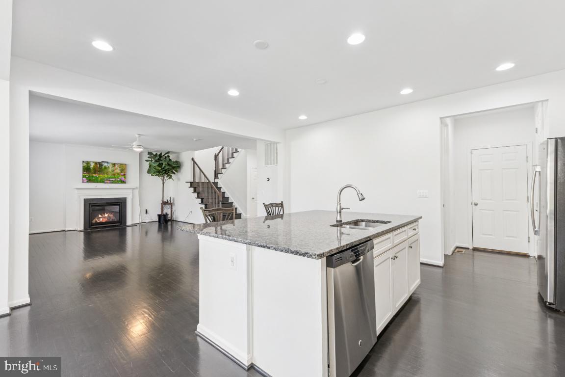 3809 Grafton Ct