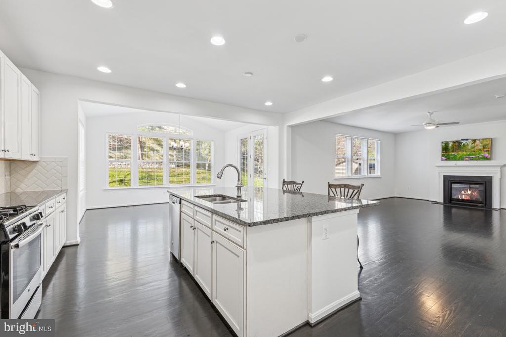 3809 Grafton Ct