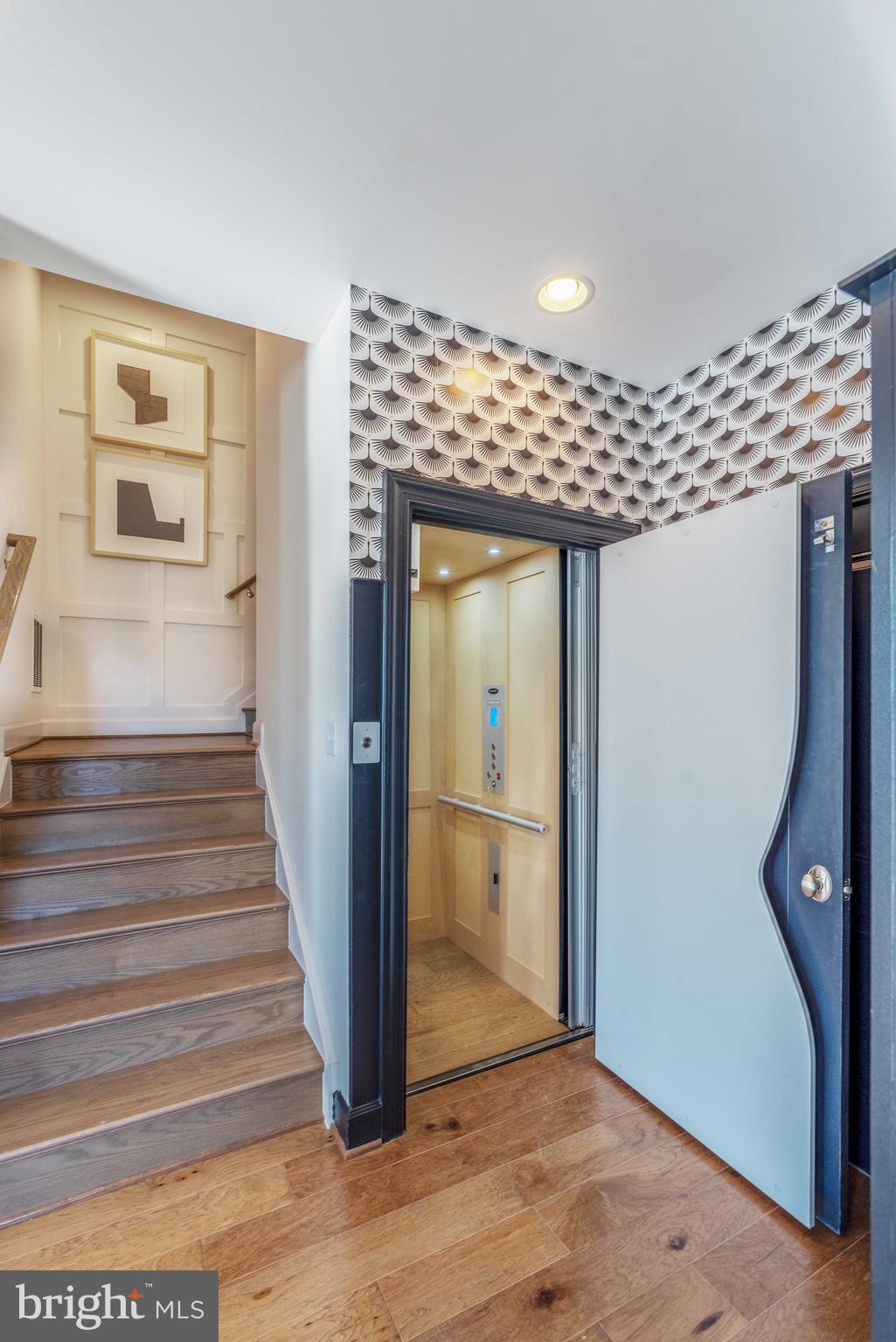 669 Angelfish Way