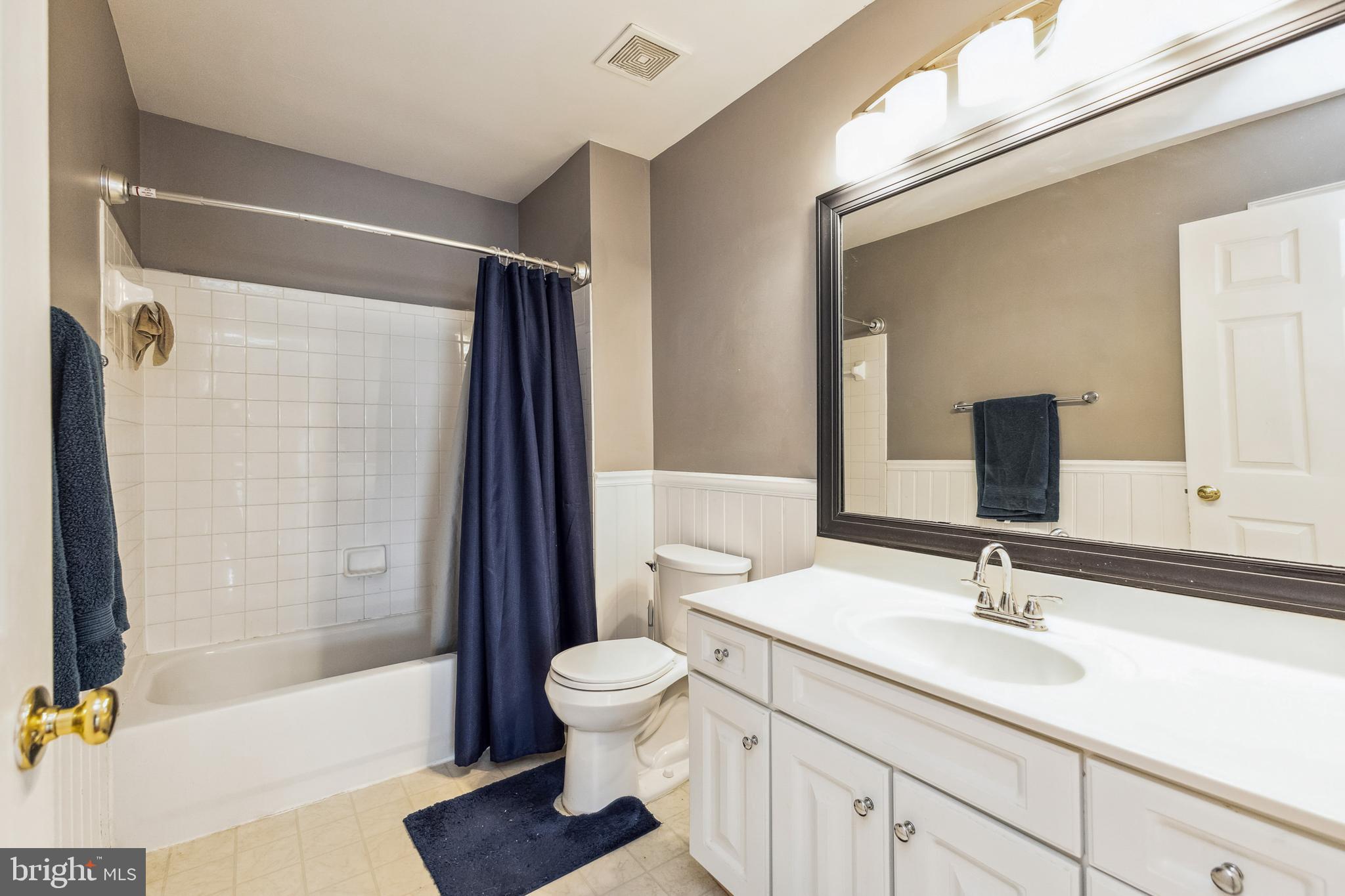 12061 VANTAGE POINT CT