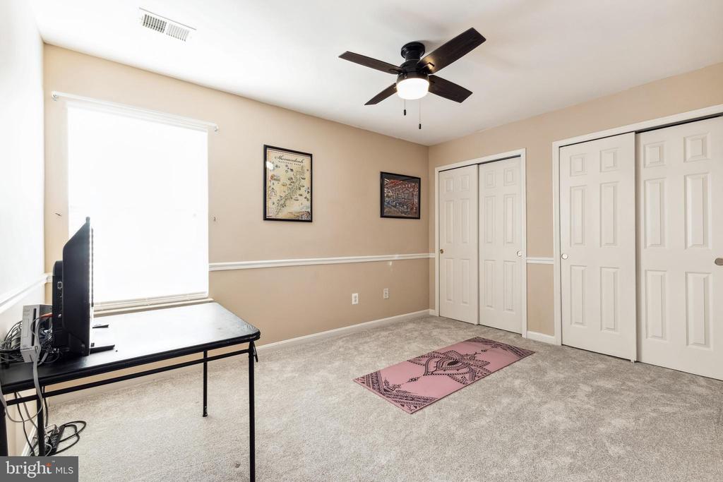 12061 VANTAGE POINT CT