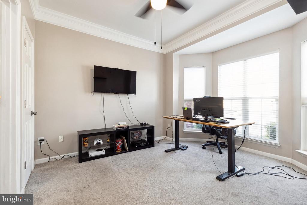 12061 VANTAGE POINT CT