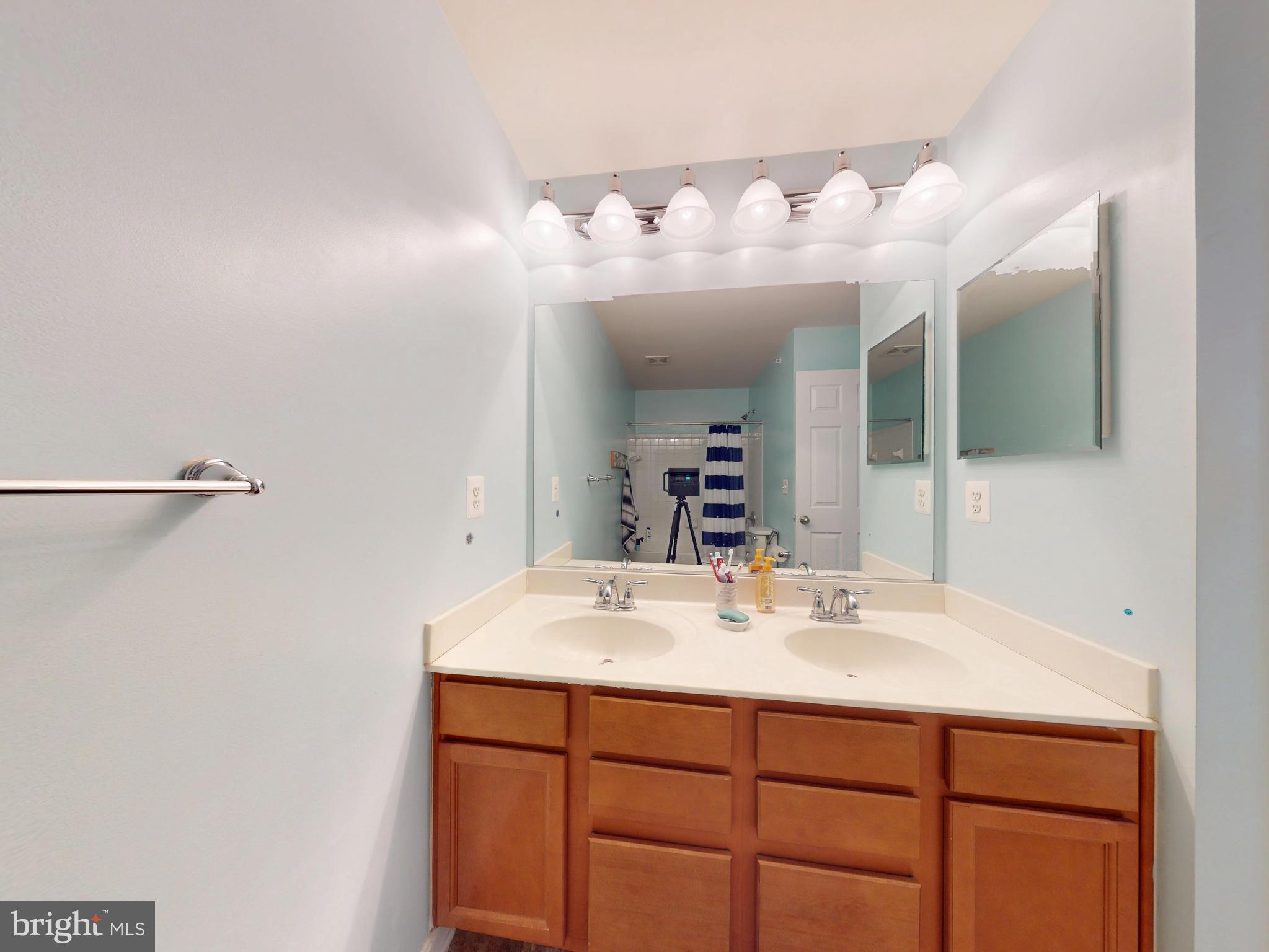 3569 EAGLE RIDGE DR