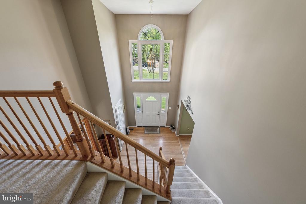 6089 THRAVE LANE