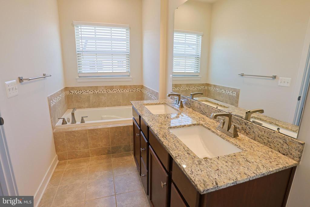18086 RED CEDAR ROAD