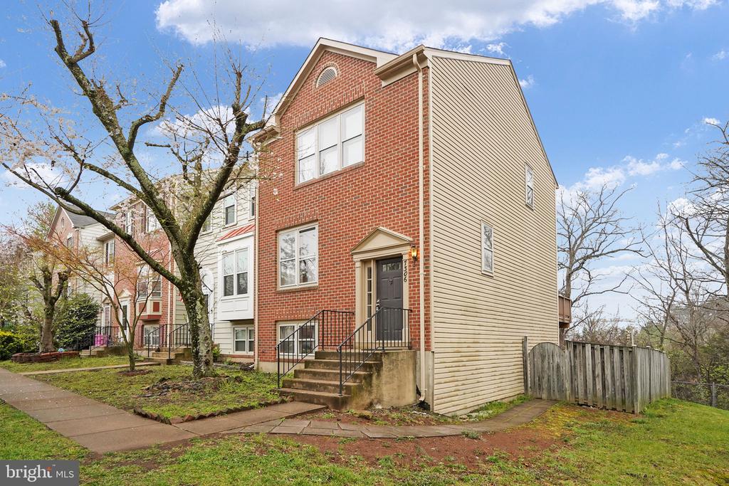 7306 SAINT JOHNS CT