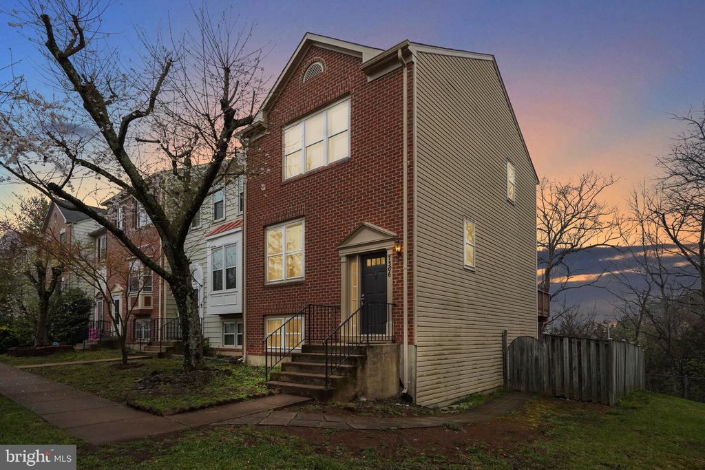 7306 SAINT JOHNS CT