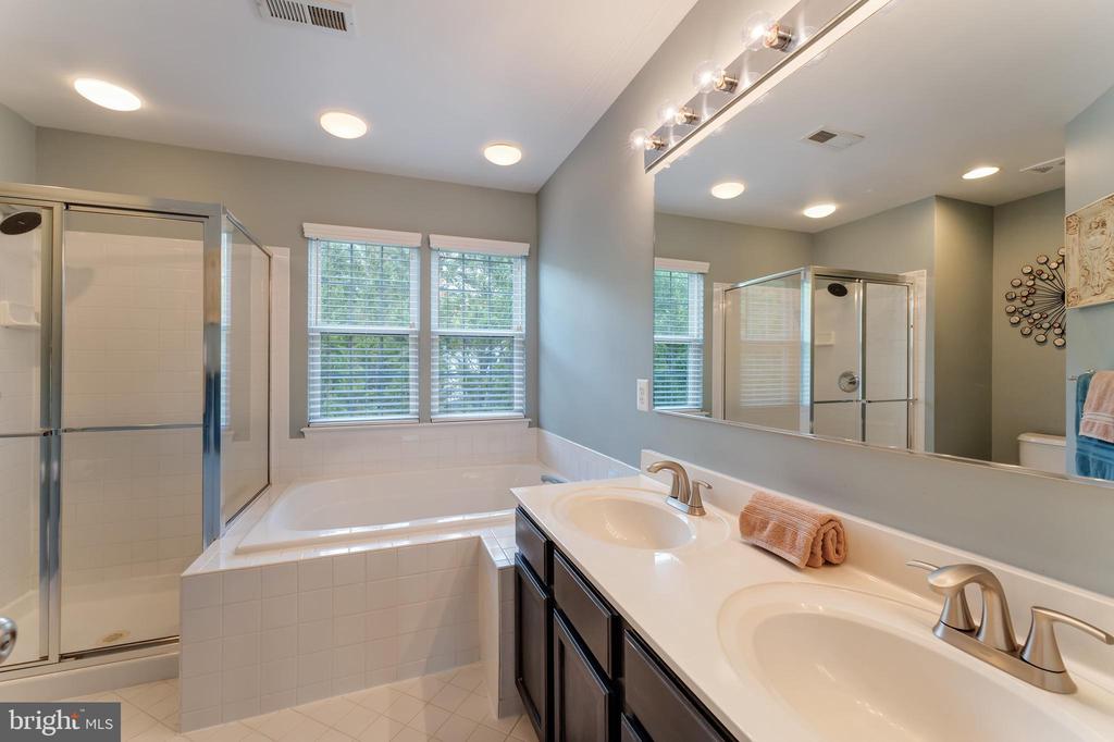 15875 Jester Ct