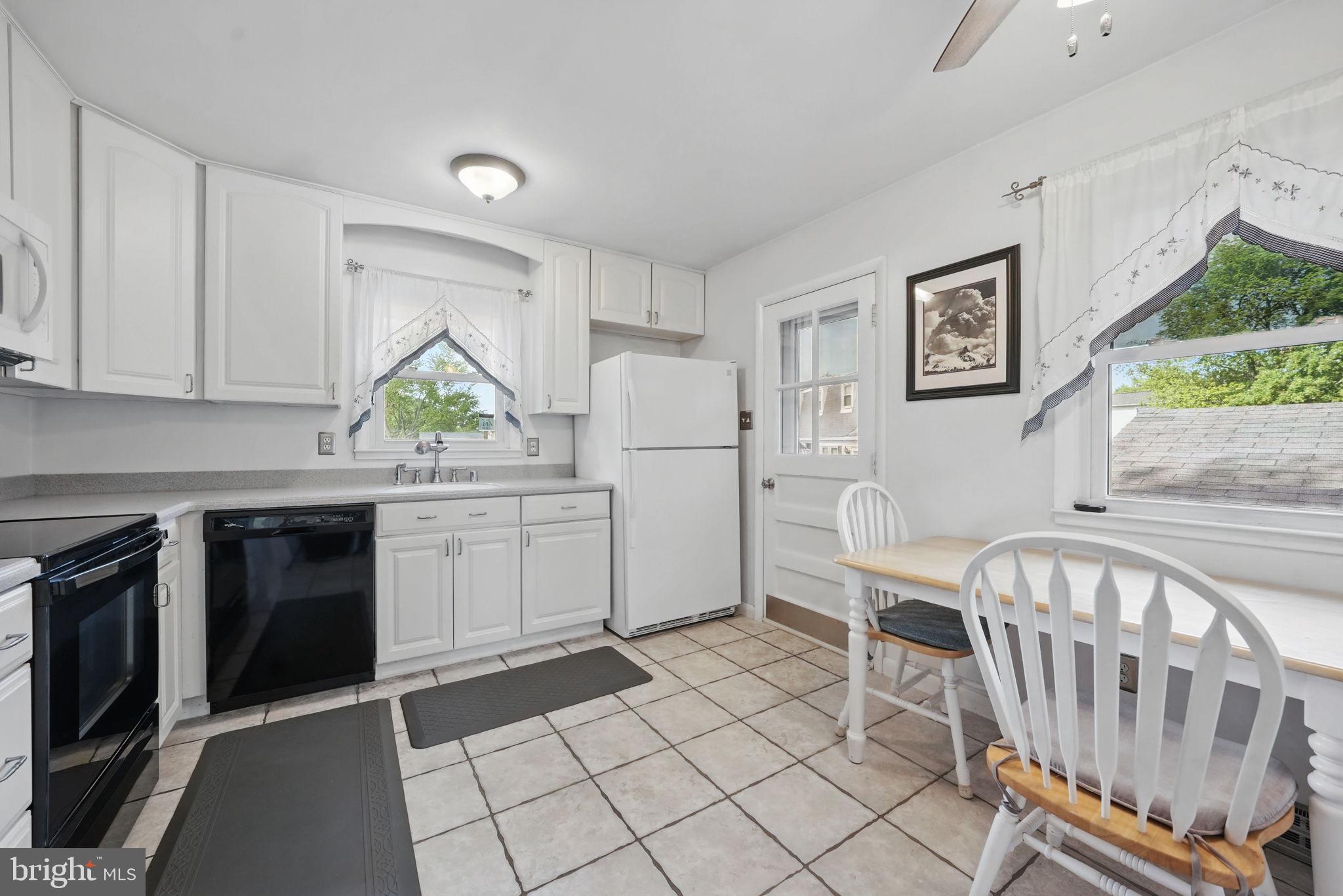 9706 Glen Ct