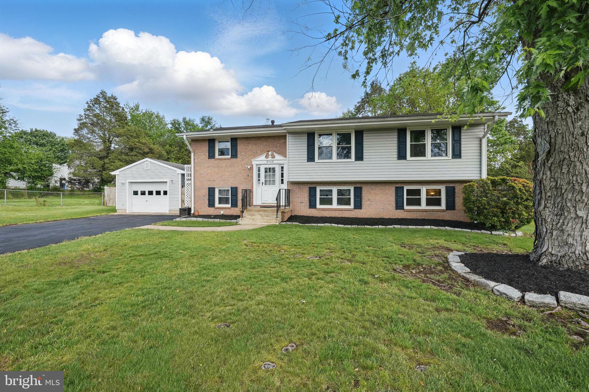 9706 Glen Ct