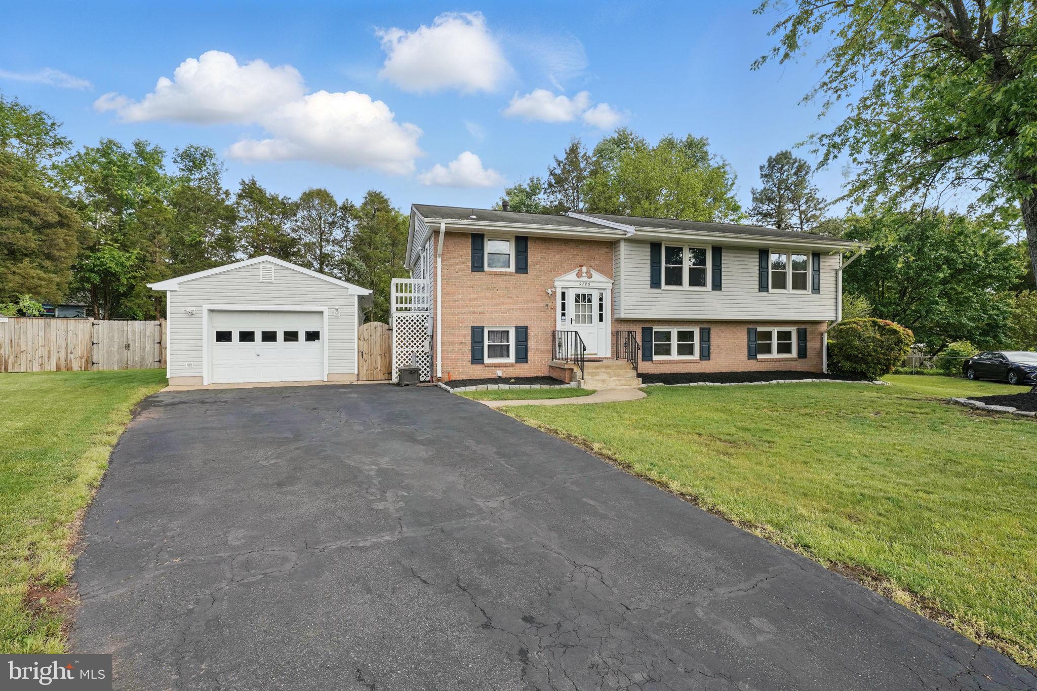 9706 Glen Ct