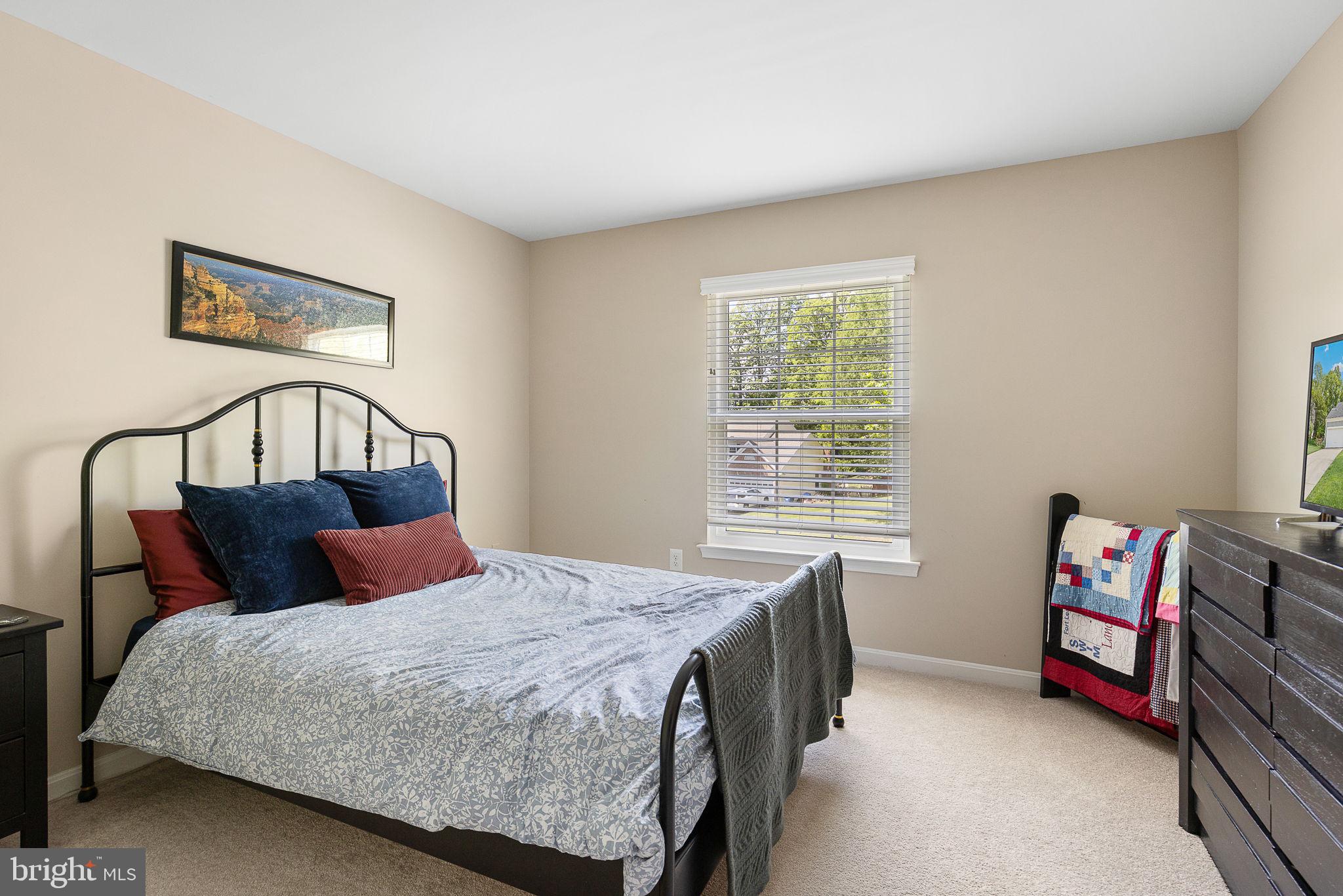 3587 Lions Field Rd