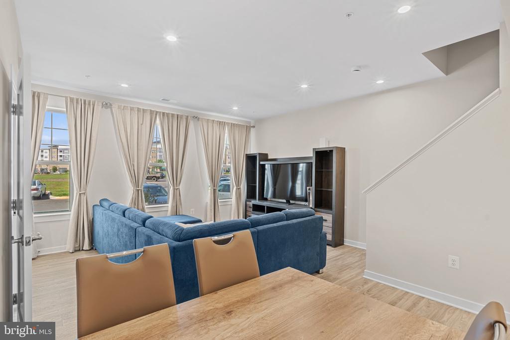 AMBROSE LN #819A