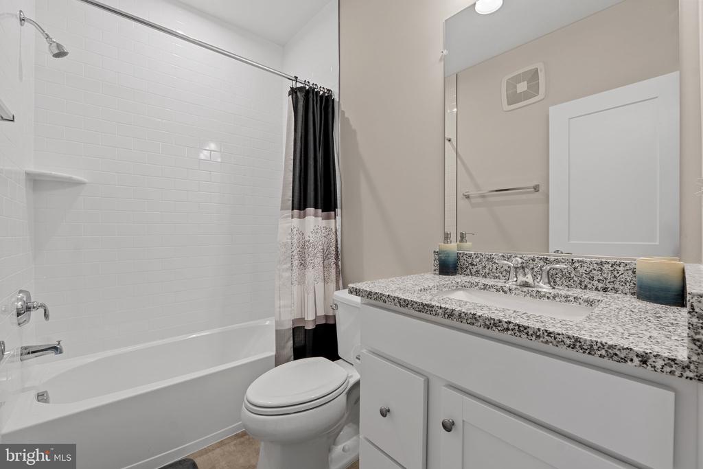 AMBROSE LN #819A