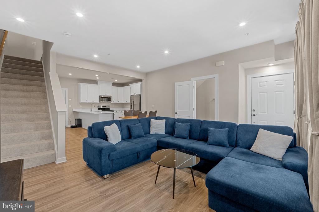 AMBROSE LN #819A