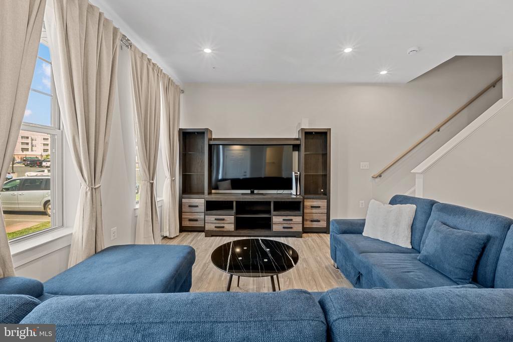 AMBROSE LN #819A