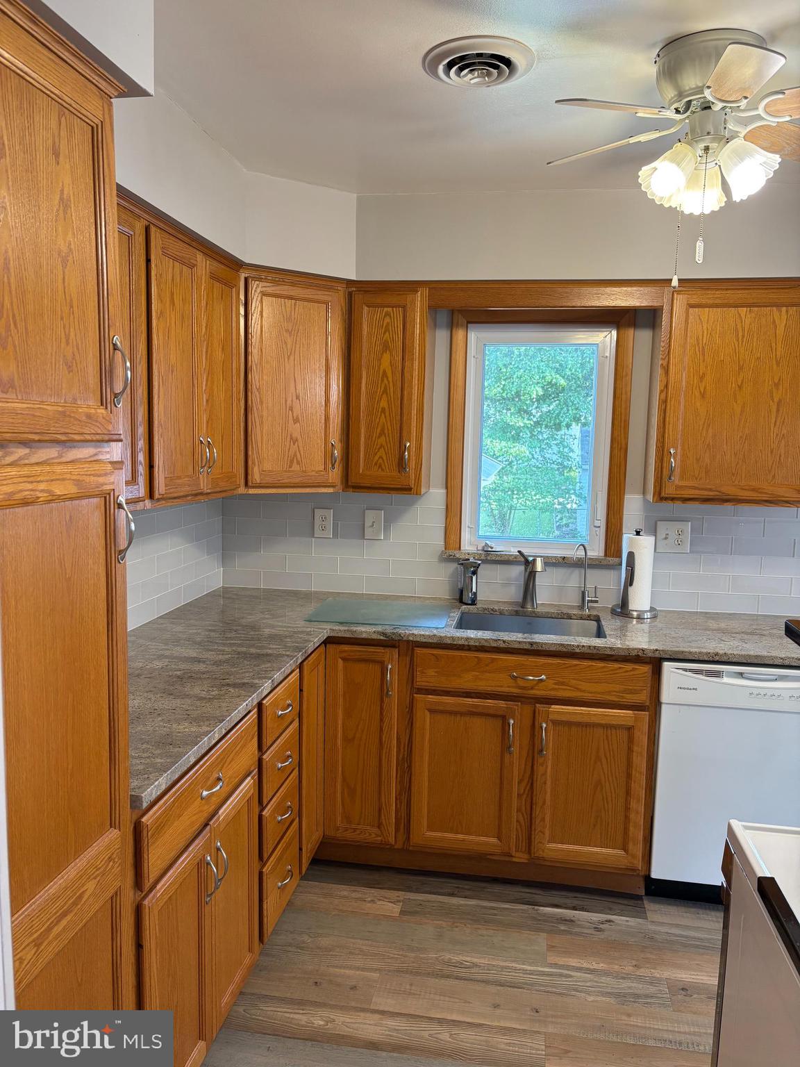 1421 Maryland Ave