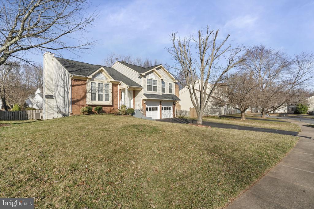 14690 STRATFORD DR