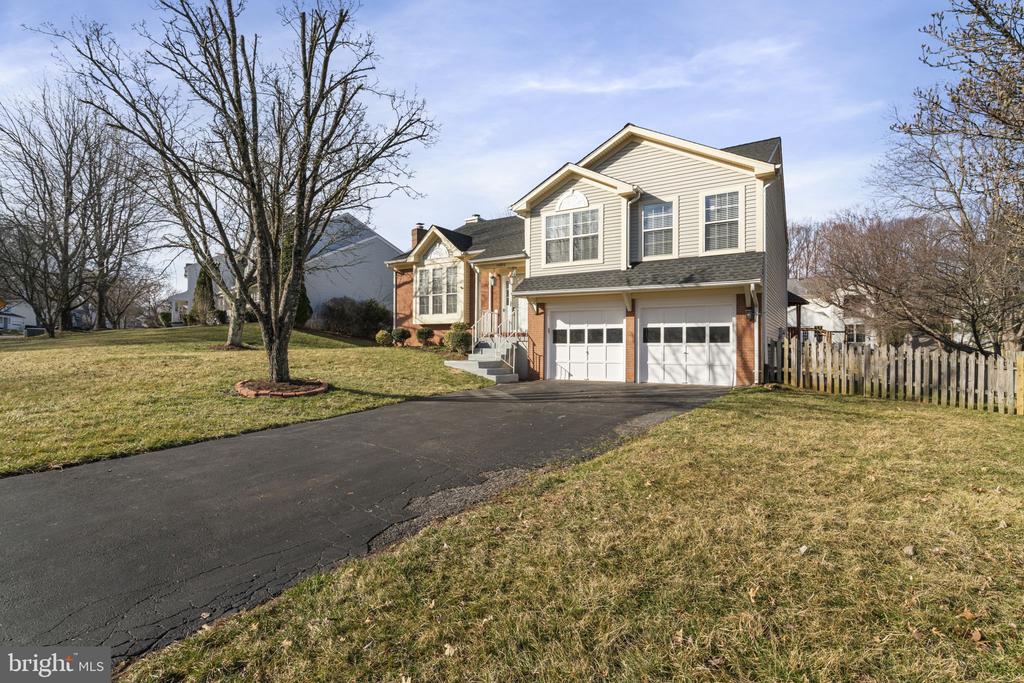 14690 STRATFORD DR