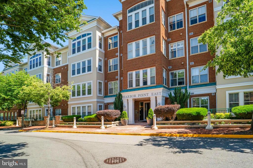440 Belmont Bay Dr #406