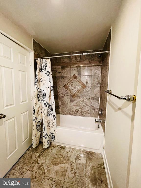 3874 MARQUIS PL