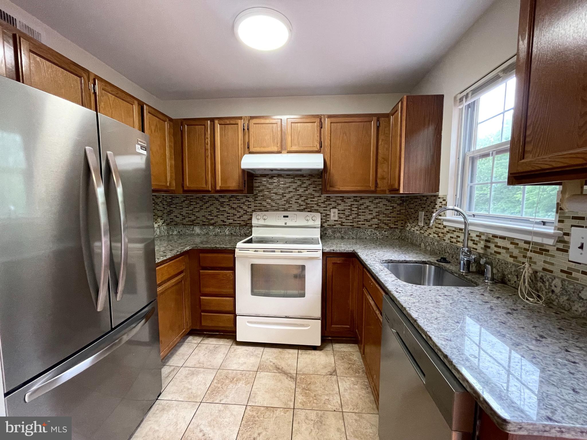 3874 MARQUIS PL